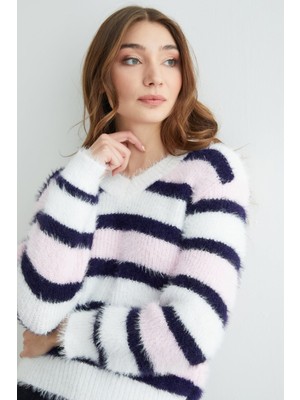 FullaModa Sakallı Şeritli V Yaka Triko Kazak