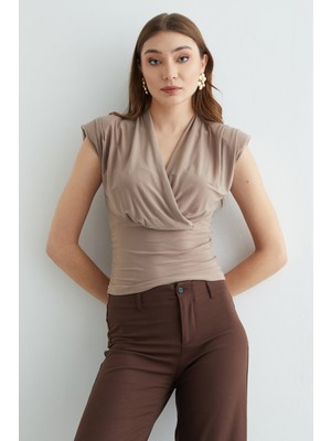 FullaModa Omuz Vatkalı Kruvaze Yaka Bluz