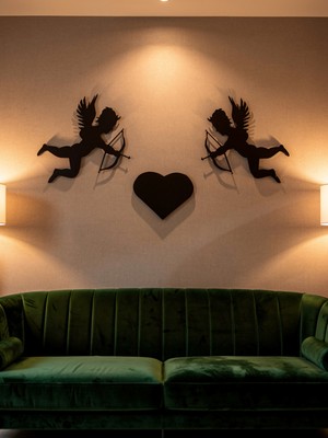 PremiumPort Renkli Kalpli Okçu Melek Figürlü Ahşap Duvar Süsü, Şık ve Zarif Dekorasyon