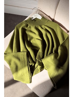 Zerogaprise Kadın Dik Yaka Yara Kol Crop Triko Kazak