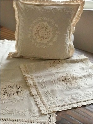 PremiumPort Şık Keten El Dantelli Kırlent Kılıfı, Zarif ve Doğal Dekorasyon