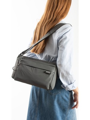 Sanmorris 6 Bölmeli Orta Boy Su Geçirmez Paraşüt Kumaş Çapraz Askılı Omuz Çantası 6026