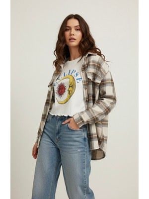 AS Anita Store Kadın Beyaz Eclipse Güneş ve Ay Baskılı Marul Kenar Crop T-Shirt - Pamuklu Esnek Örme Bluz