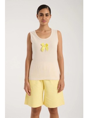 İlkyaz Fashion Kadın Beyaz Kurdele Detaylı Sarı Çizgili Şortlu Pijama Takımı
