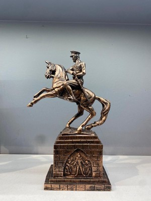 PremiumPort Şık Dekoratif Polyester Atatürk Onur Anıtı Heykeli, Estetik ve Zarif Tasarım