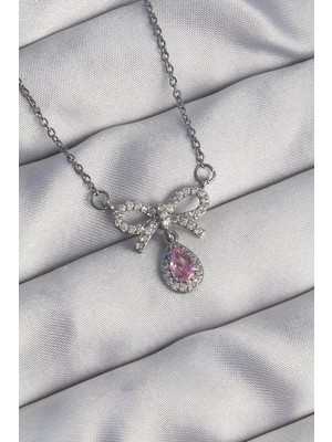 İlkyaz Fashion 316L Çelik Gümüş Renk Fiyonk Detay Pembe Zirkon Taşlı Damla Kolye ILKYAZB-RSBJTR34