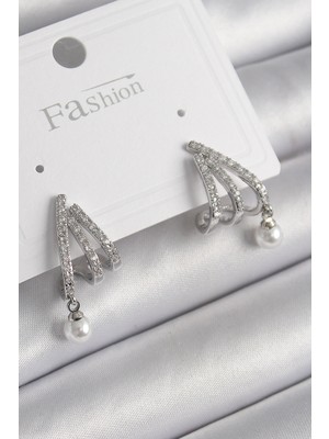 İlkyaz Fashion Pirinç Gümüş Renk Zirkon Taşlı Pençe Model Inci Detay Kadın Küpe ILKYAZB-RSBJTR34