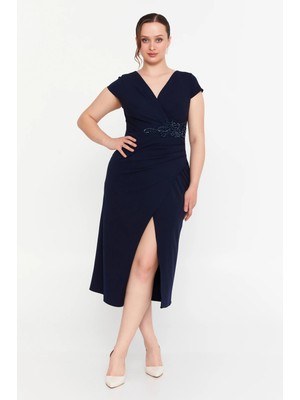 Doridorca Kadın Büyük Beden Kruvaze Beli Taş Detaylı Kısa Kol Midi Abiye Elbise 7023 Lacivert
