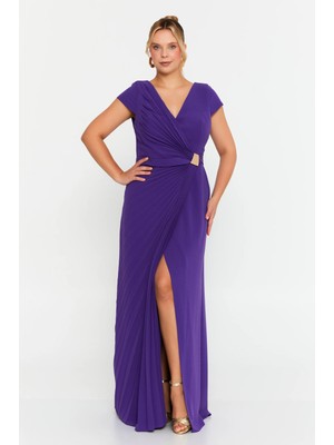 Doridorca Kadın Kruvaze Yaka Pilise Detaylı Geniş Beden Aralıklı Uzun Abiye Elbise 7135 Mor