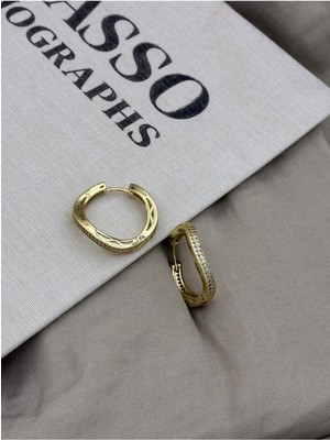 Hedef Bijuteri Gold Renk Zirkon Taşlı Asimetrik Dalgalı Halka Küpe CM91