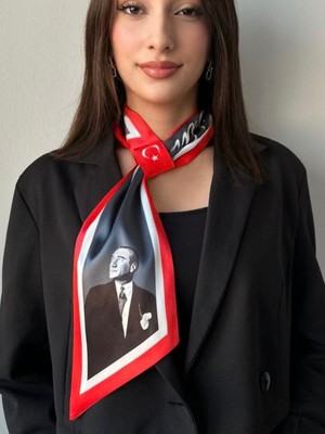 Emays Design Atatürk Portreli ve Imzalı Özel Tasarım Fular - Saten Kadın Şal