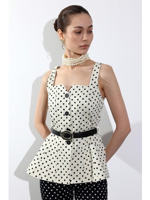 5in1Canpolat Ekru Kemerli Puantiyeli Kare Yaka Bluz 01382