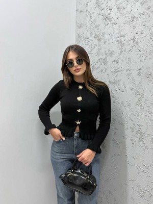 Altın Düğme Detaylı Volanlı Triko