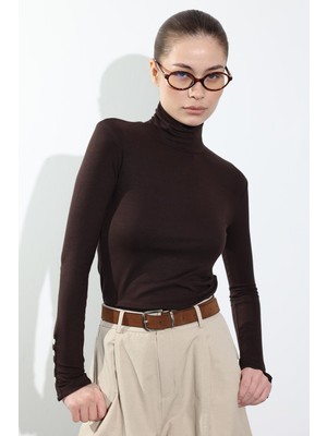 5in1Canpolat Kahverengi Yarım Balıkçı Kol Çıtçıt Detaylı Bluz 251075