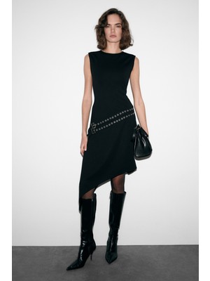 Grimelange Melodrama Esnek Kumaşlı Yuvarlak Yaka Etek Ucu Asimetrik Kemer Detaylı Siyah Elbise