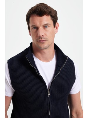 Tudors Erkek Standart Fit Normal Kesim Fermuarlı Dik Yaka Sıcak Tutan Lacivert Triko Yelek