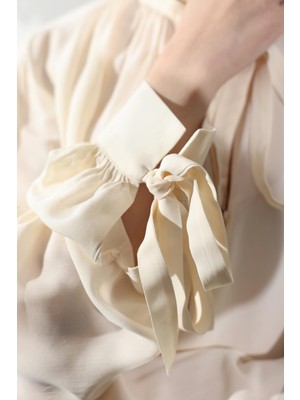 5in1Canpolat Krem Bağlama Detaylı Şifon Gömlek 4988