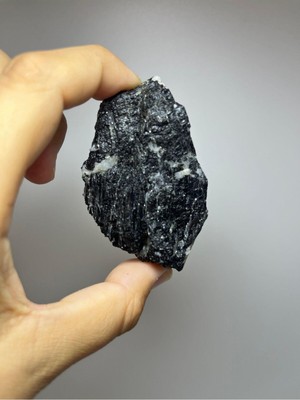 PremiumPort Doğal Turmalin Taşıyla Güçlü Pozitif Enerji Koruyucu Kütle