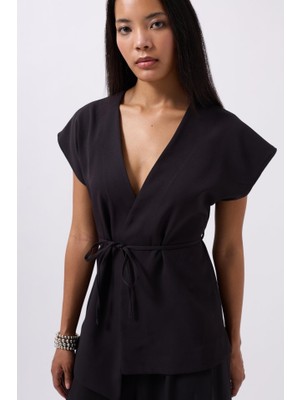 Emh Store Bağcık Detay Yelek