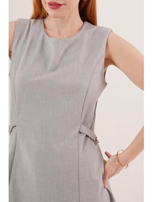 Emh Store Yanları Zincir Detaylı Sıfır Kol Gri Mini Elbise