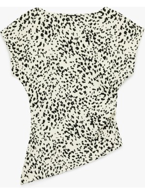 Koton Drape Detaylı Kayık Yuvarlak Yaka Kolsuz Desenli Bluz