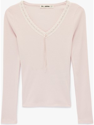 Koton Slim Fit Dantel Detaylı Uzun Kollu Fiyonklu V Yaka Tişört