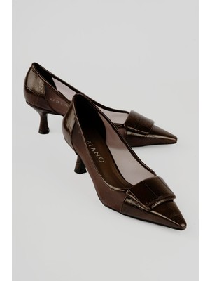 Mubiano Kadın Kroko Stiletto Toka File Detaylı Sivri Burun Topuklu Ayakkabı Arona Kahve