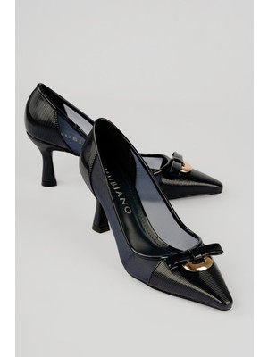 Mubiano Kadın Stiletto Fiyonk Toka File Detaylı Sivri Burun Topuklu Ayakkabı Nerina Lacivert