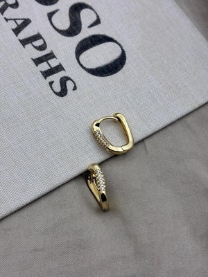 Hedef Bijuteri Zirkon Taşlı Gold Renk Asimetrik Oval Formlu Halka Küpe CM41
