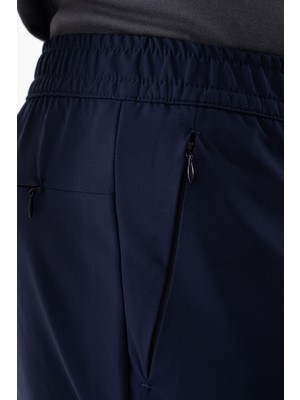 Erkek Ipli ve Havuç Kesim Pantolon