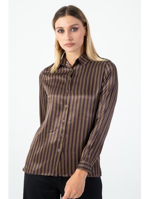 Kadın Kahverengi Çizgili Floş Saten Kupra Kumaş Uzun Kollu Gömlek – Şık & Modern - Nuevo