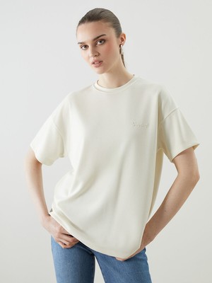 Lc Waikiki Yeni Sezon Modal Karışımlı Nakışlı Oversize Kadın Tişört
