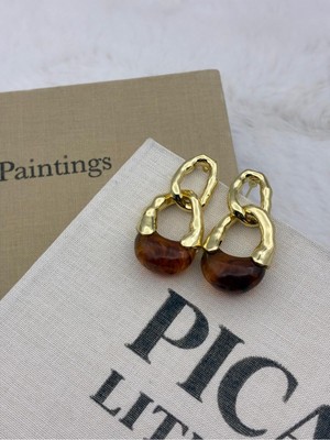 Hedef Bijuteri Kahverengi Gold Zincir Detaylı Asimetrik Vintage Sallantılı Küpe