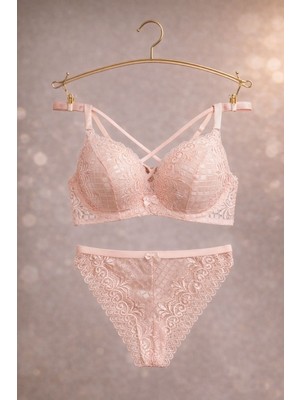 Iç Çamaşır Takımı