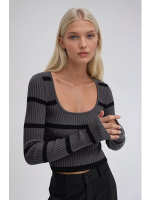 Lijuri Derin Yaka Çizgili Triko Kazak 1407