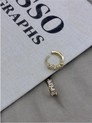 Hedef Bijuteri Gold Renk Baget Model Asimetrik Dizili Zirkon Taşlı Halka Küpe CM139
