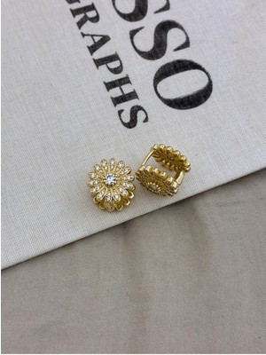 Hedef Bijuteri Gold Renk Zirkon Taşlı Papatya Model KÜPECM113