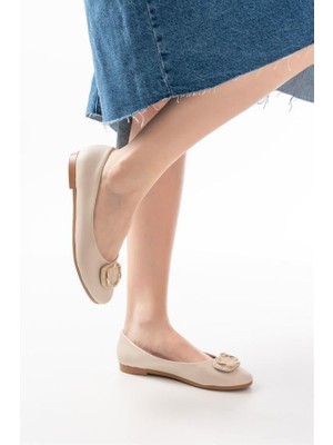 Sibel Gürel İNF-325 Bej Tokalı Aksesuarlı Günlük Kadın Babet