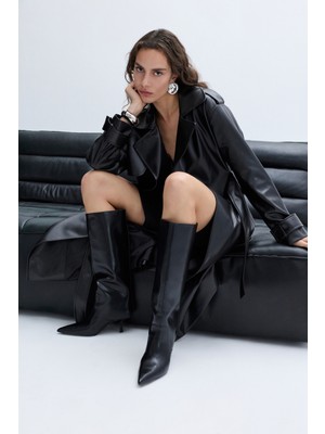 Deri Görünümlü Kemerli Midi Trençkot