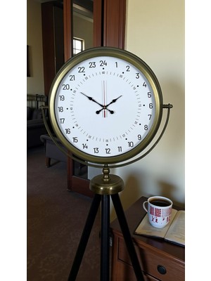 Eskitme 24 Saat Göstergeli Özel Tasarım Tripod Ayaklı Saat