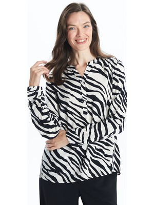 Lc Waikiki Yeni Sezon Kaçık Yaka Desenli Kadın Bluz