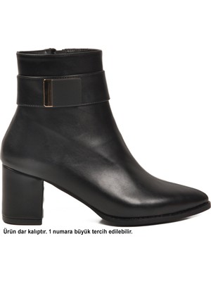 Ayakmod Siyah Deri Kadın Bot 262326 Z (Dar Kalıp)