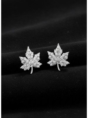 Roza Silver 925 Ayar Gümüş Rodyum Kaplama Zirkon Taş Işlemeli Çınar Yaprağı Çivili Küpe