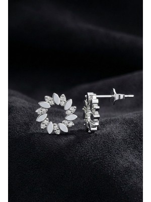 Erdobia 925 Ayar Gümüş Rodyum Kaplama Zirkon Taşlı Defne Yaprağı Çelenk Çivili Küpe