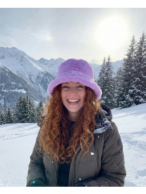 Emybox Kadın Beyaz Peluş Bucket Şapka - Yumuşak Tüylü Kışlık Balıkçı Şapkası - Sıcak Tutan Trend Aksesuar