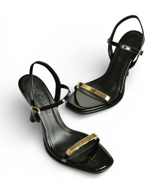 Fox Shoes Y820230508 Siyah Rugan Ince Topuklu Kadın Ayakkabı