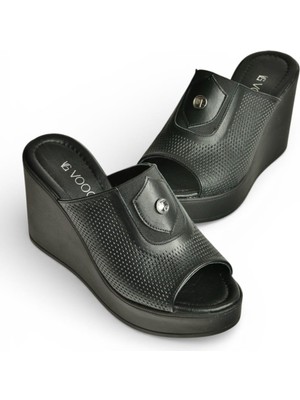 Fox Shoes Y555250703 Siyah Hakiki Deri Dolgu Topuklu Kadın Terlik