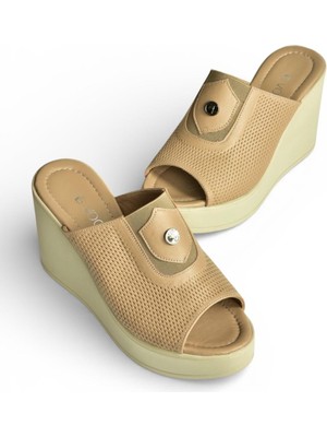 Fox Shoes Y555250703 Bej Hakiki Deri Dolgu Topuklu Kadın Terlik