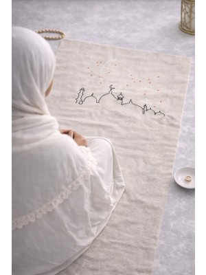 Perde Plus Minimal Işlemeli Keten Seccade Namazlık - Çeyizlik Hediyelik Çanta Seccadesi