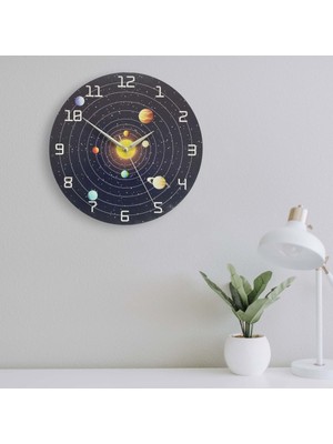 PremiumPort Yuvarlak Ahşap Uzay ve Gezegenler Temalı Duvar Saati, Dekoratif Tasarım